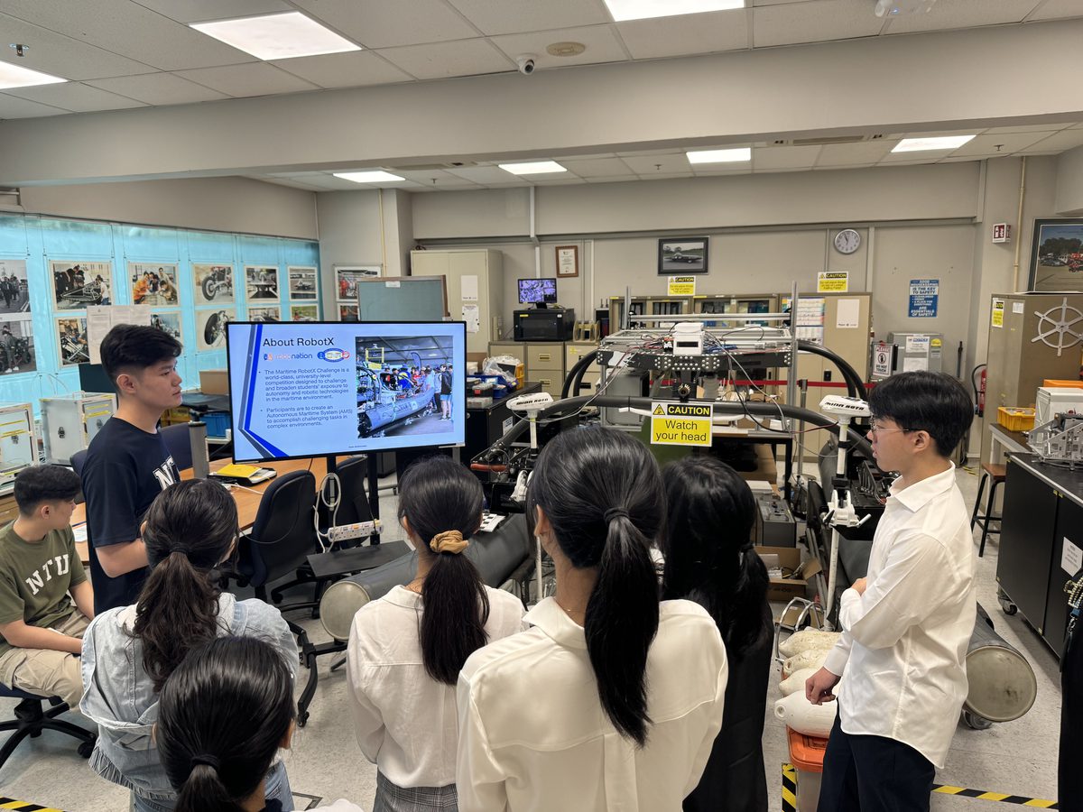 Hwa Chong Institution Students Visit AAV, photo 2