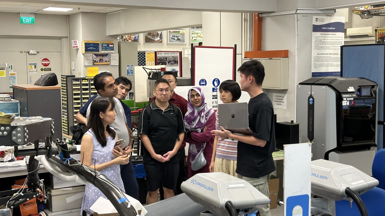 Ministry of Education Delegation Visits AAV
